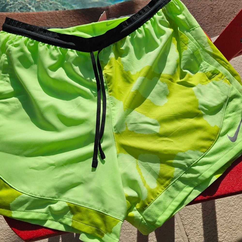 NEW short Nike RUNNING SIZE L - Picture 9 of 9